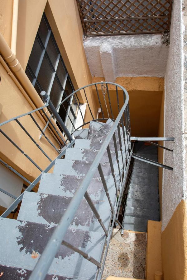 Stylish, Basement Studio With Roof Top Access - Ep9B Athens Ngoại thất bức ảnh
